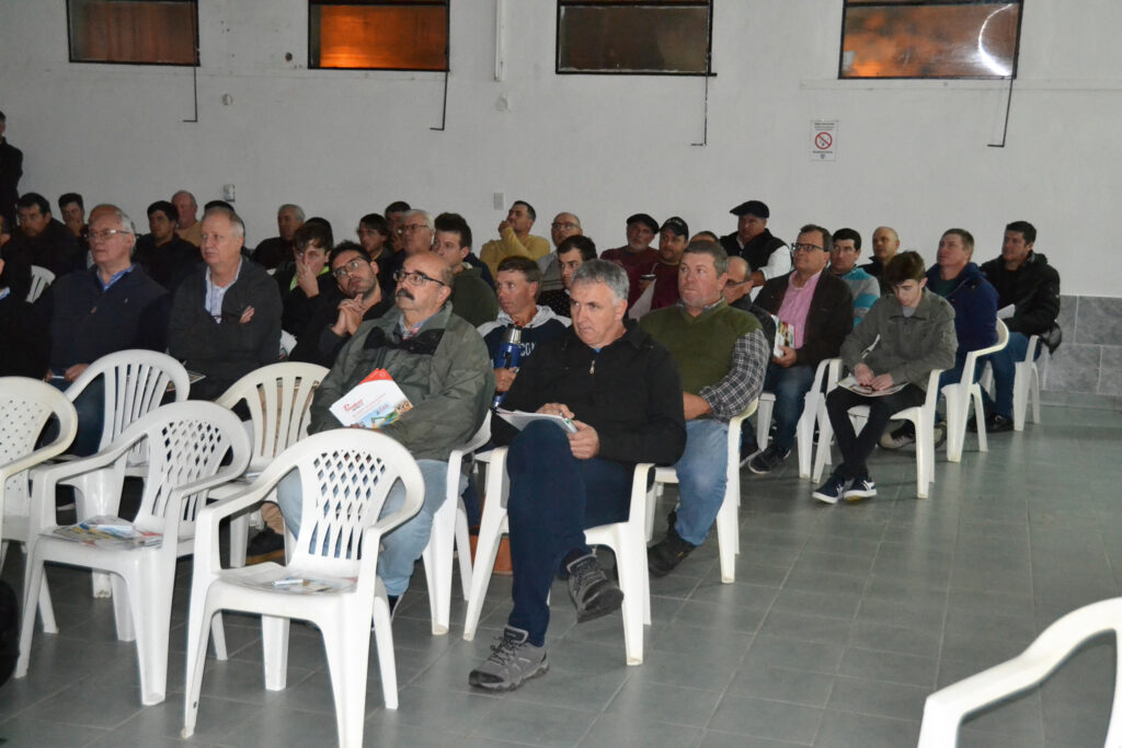 Charla técnica en Hernández