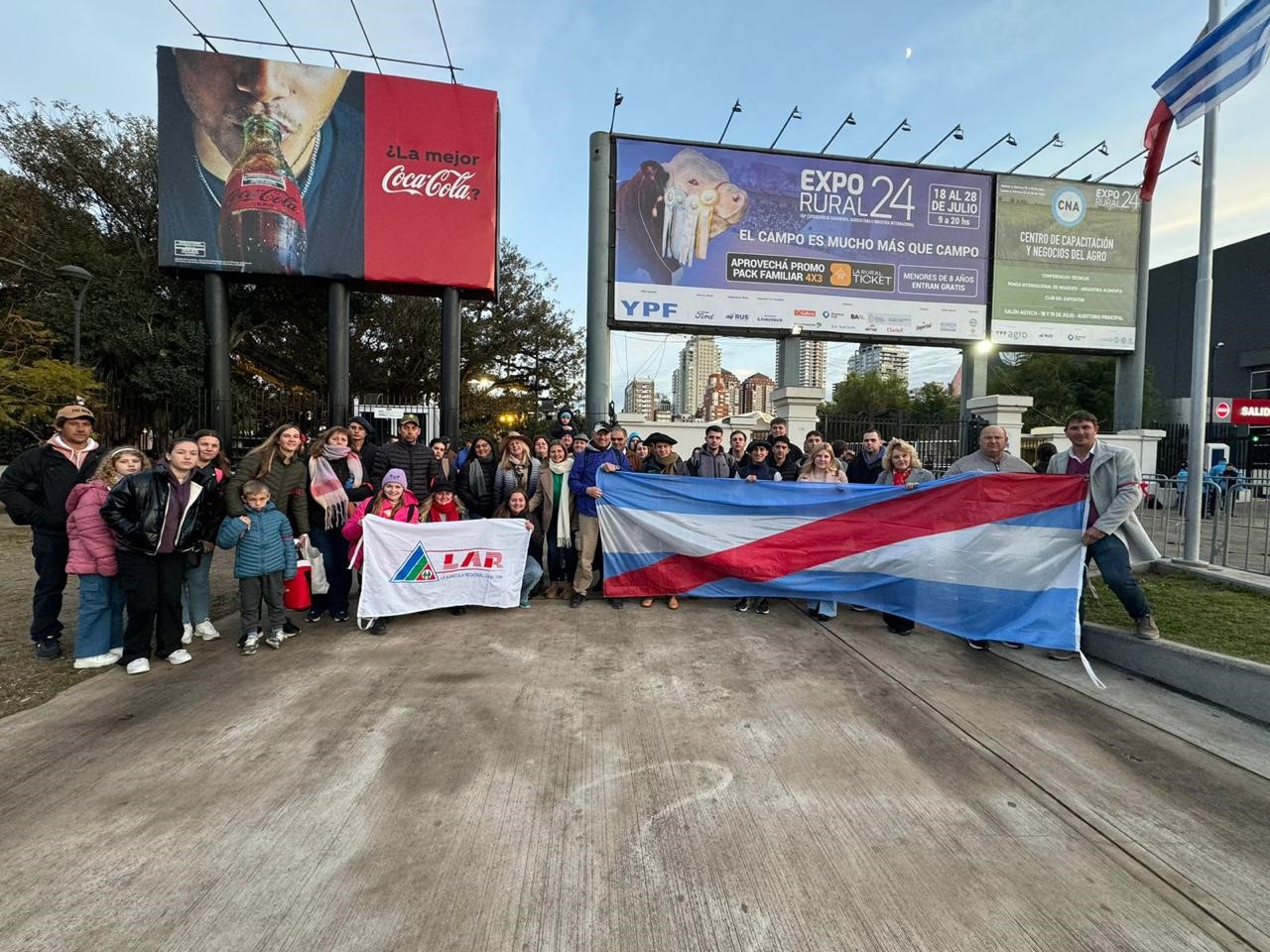 Delegación de LAR presente en la Sociedad Rural